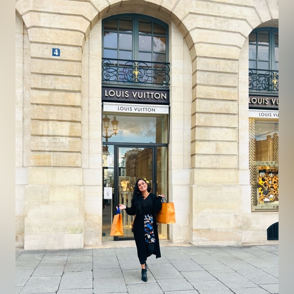 LV Authentic Double Zip Pochette! Purchased in Paris. - Picture 10 of 10